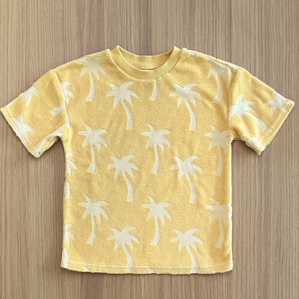 H&M Terry cloth, kids t-shirt with palm trees, yellow size 3/4 runs smaller